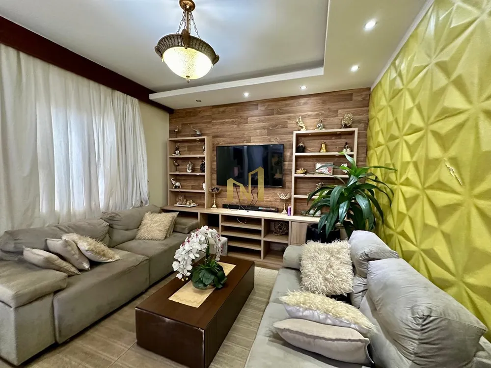 Casa, 3 quartos, 220 m² - Foto 1