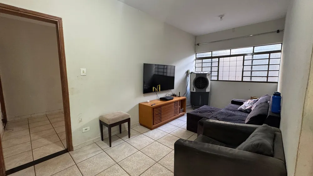Casa, 3 quartos, 242 m² - Foto 2