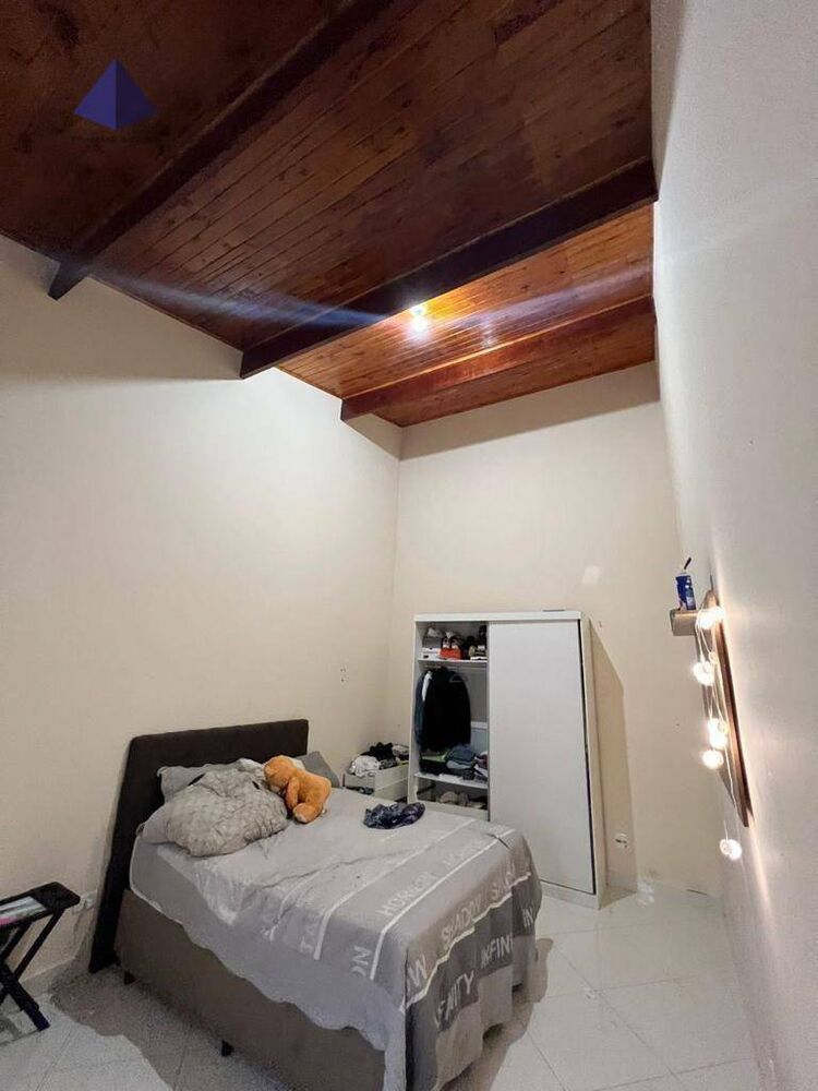 Sobrado, 3 quartos, 330 m² - Foto 1