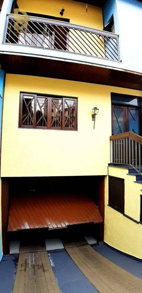 Sobrado, 3 quartos, 196 m² - Foto 1