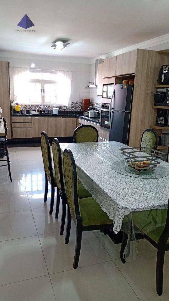 Sobrado, 3 quartos, 290 m² - Foto 1