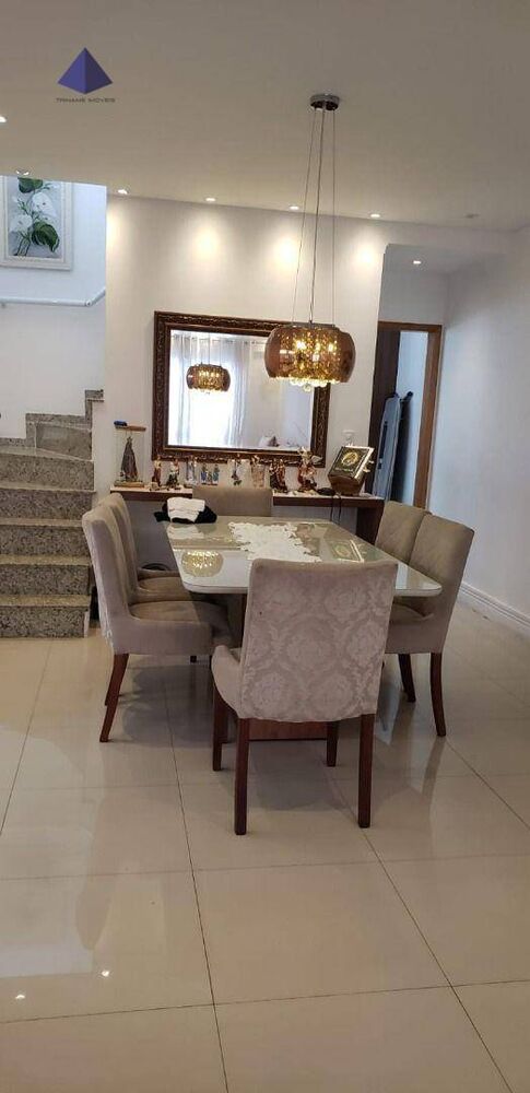 Casa à venda com 3 quartos, 166m² - Foto 1