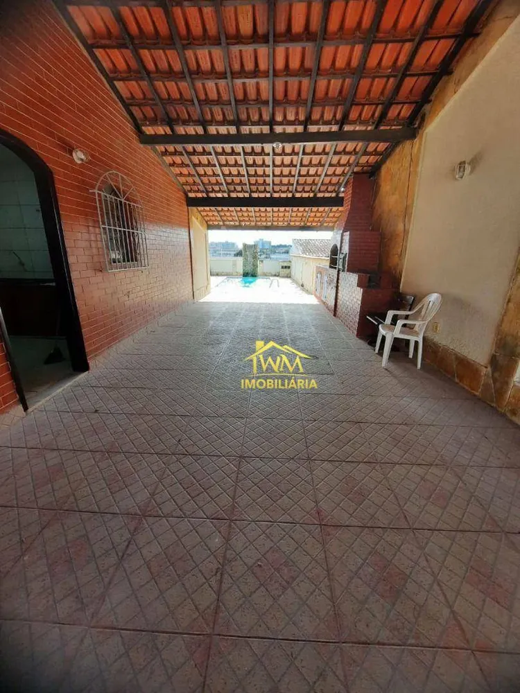Casa, 5 quartos, 246 m² - Foto 2