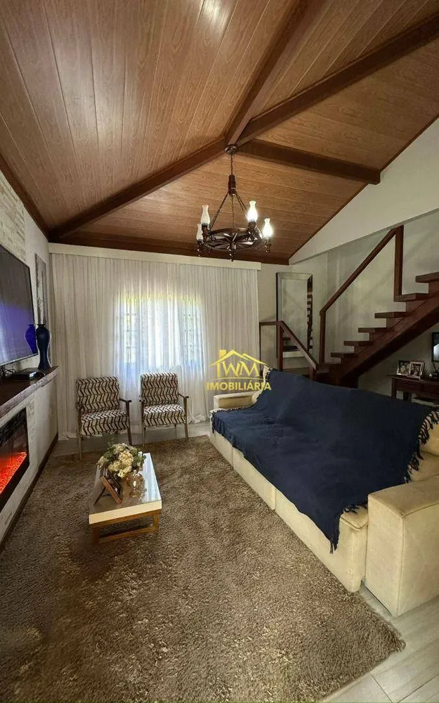 Casa, 3 quartos, 260 m² - Foto 1
