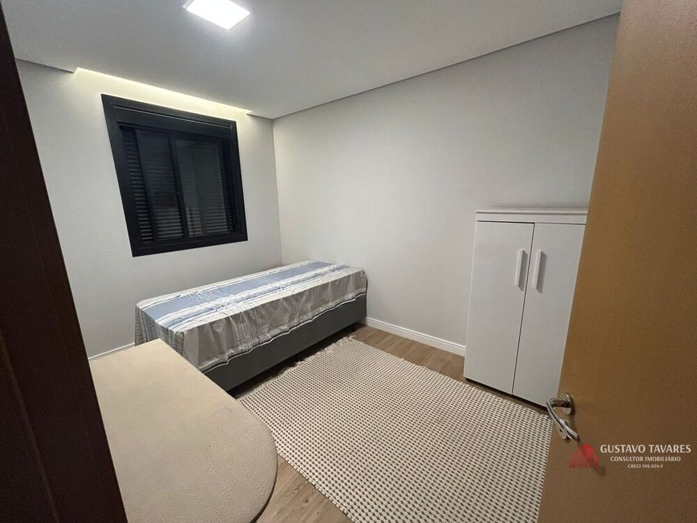 Apartamento à venda com 2 quartos, 70m² - Foto 2