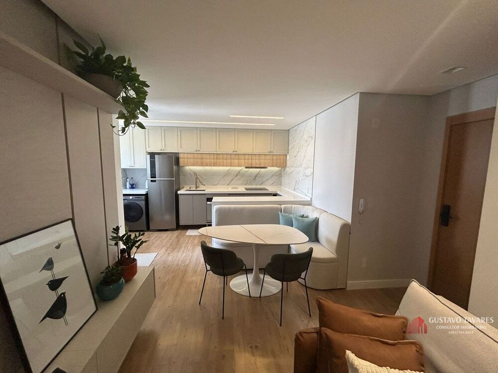 Apartamento à venda com 2 quartos, 70m² - Foto 1