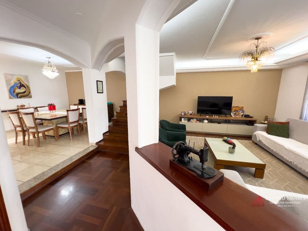 Casa, 3 quartos, 323 m² - Foto 1