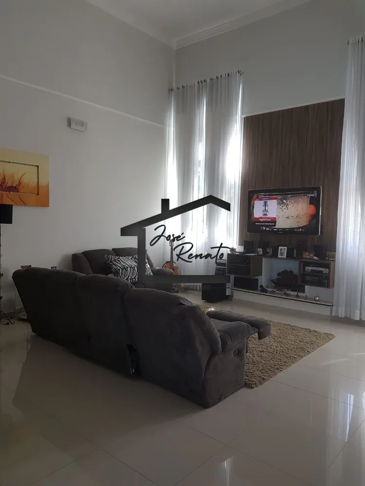 Casa, 3 quartos, 217 m² - Foto 2