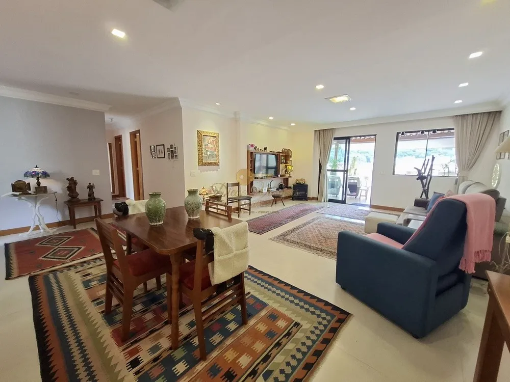 Cobertura, 3 quartos, 222 m² - Foto 1