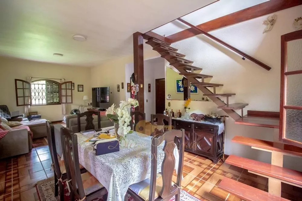 Casa, 2 quartos, 200 m² - Foto 1