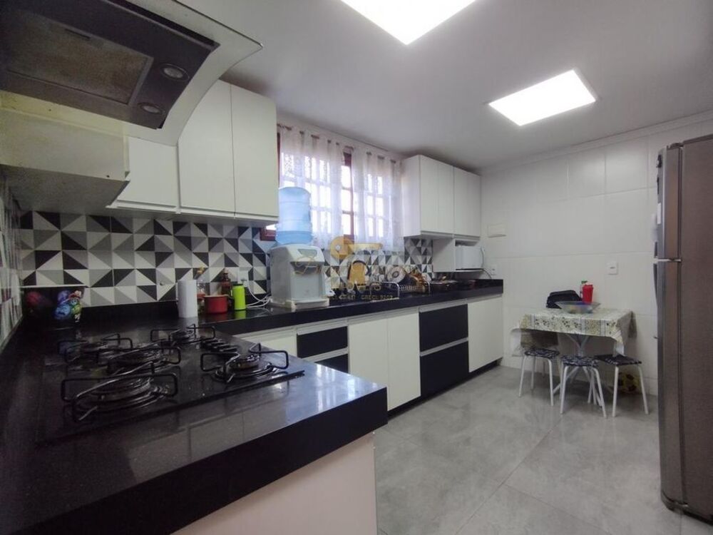 Casa à venda com 3 quartos, 154m² - Foto 8