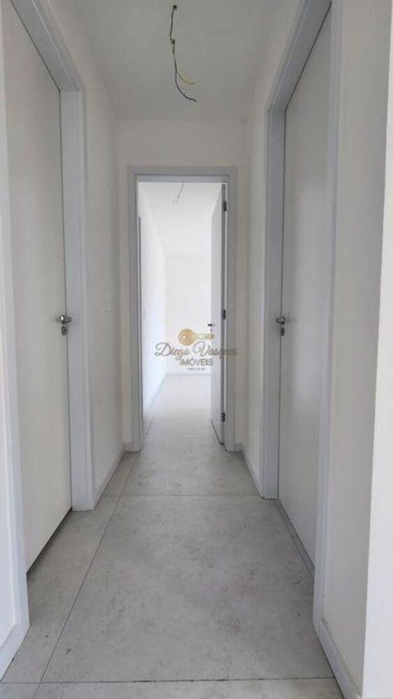 Apartamento à venda com 2 quartos, 67m² - Foto 3