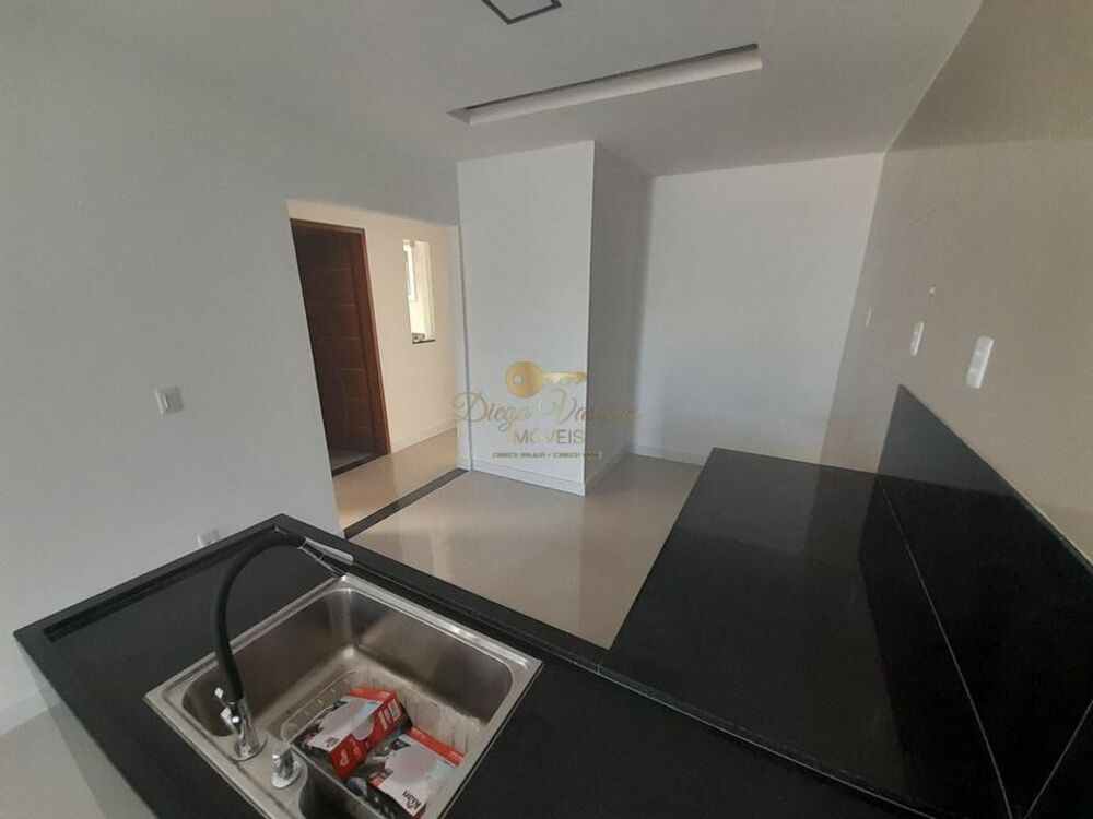 Casa à venda com 3 quartos, 225m² - Foto 3