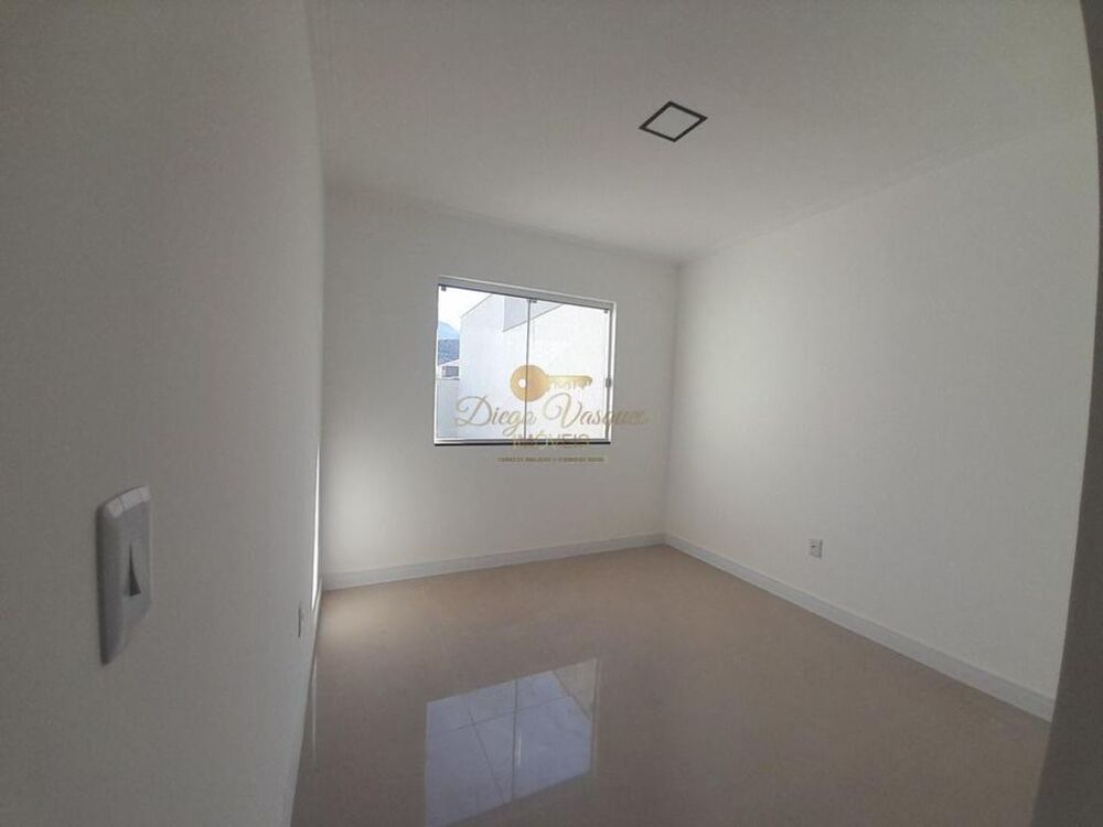 Casa à venda com 3 quartos, 225m² - Foto 5