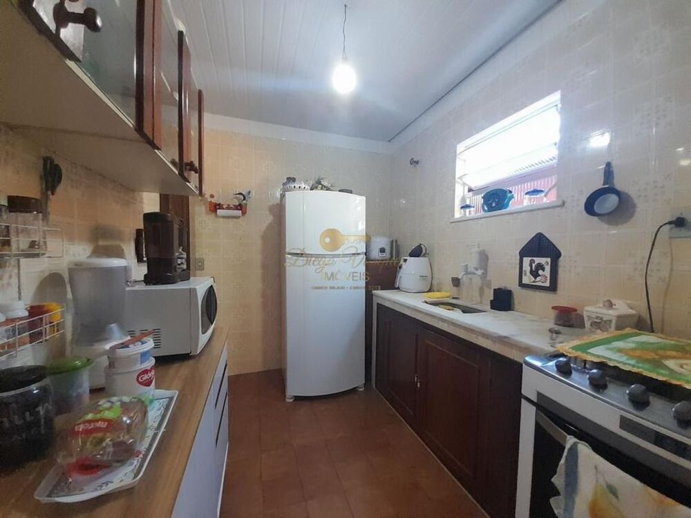 Casa à venda com 2 quartos, 258m² - Foto 3