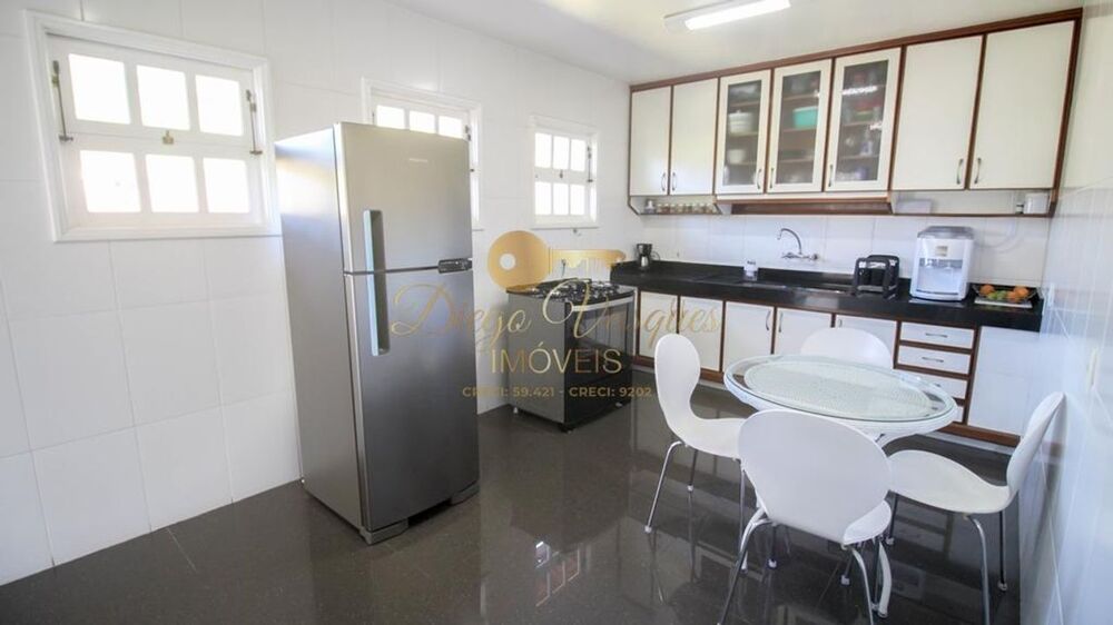 Casa de Condomínio à venda com 3 quartos, 1300m² - Foto 2