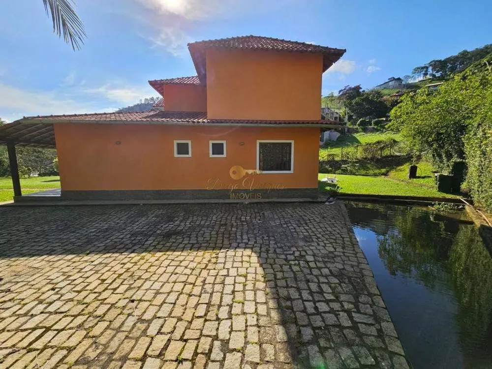 Casa de Condomínio à venda com 5 quartos, 302m² - Foto 4