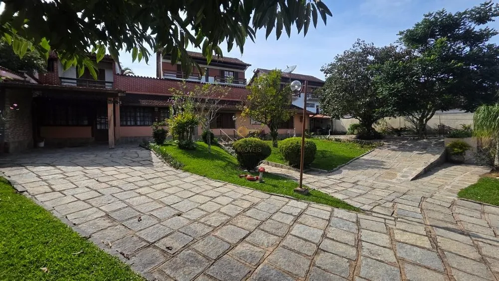 Casa, 4 quartos, 256 m² - Foto 2
