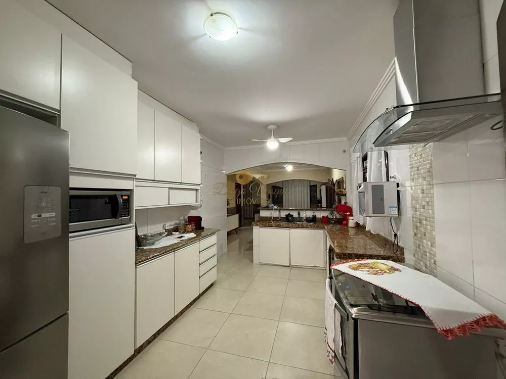 Casa, 3 quartos, 268 m² - Foto 26