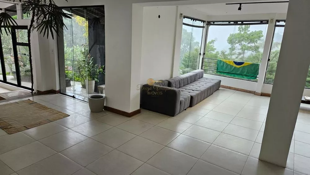 Casa, 3 quartos, 252 m² - Foto 13
