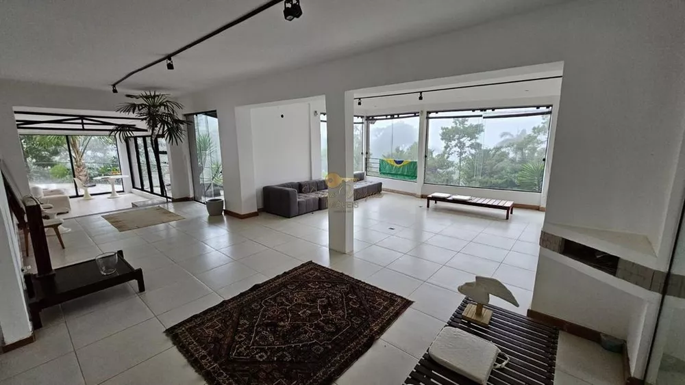 Casa, 3 quartos, 252 m² - Foto 26