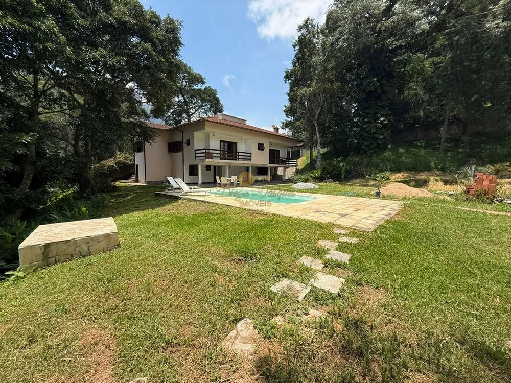 Casa, 5 quartos, 266 m² - Foto 1