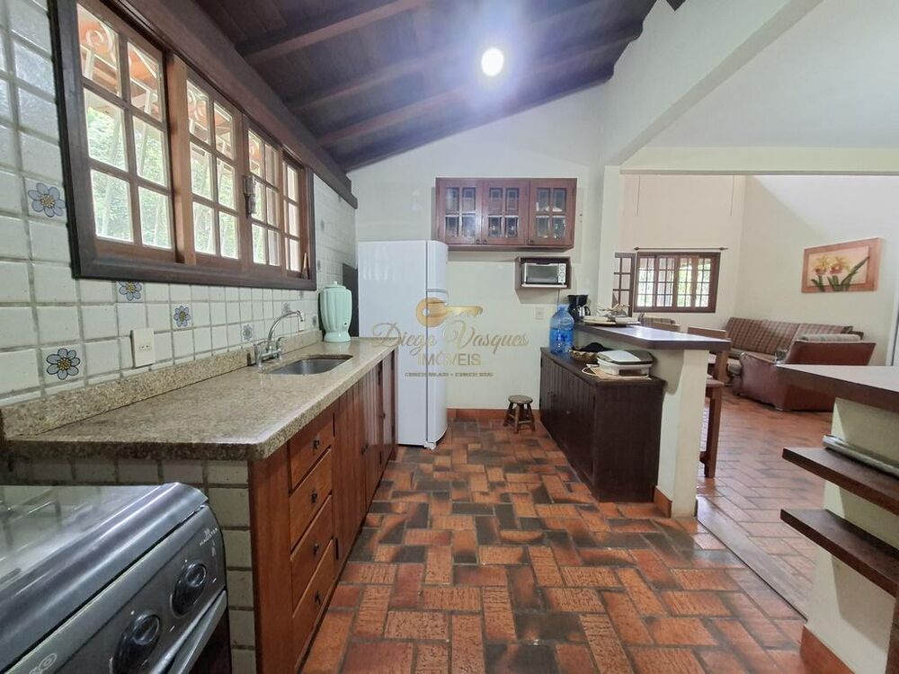 Casa à venda com 3 quartos, 2485m² - Foto 3
