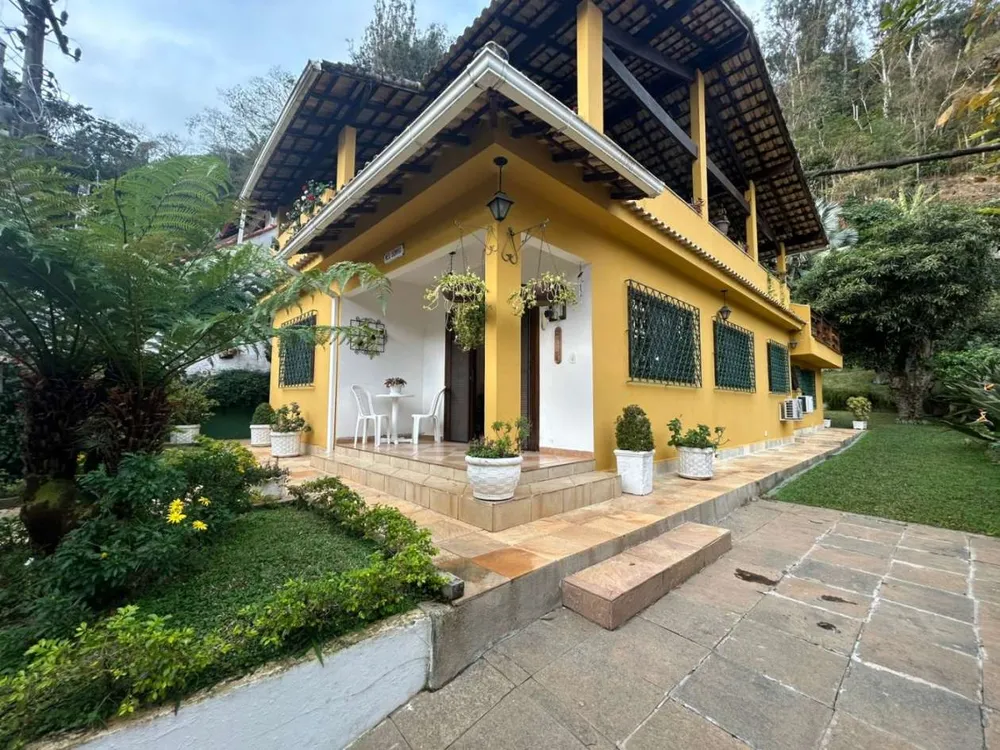 Casa, 4 quartos, 240 m² - Foto 1