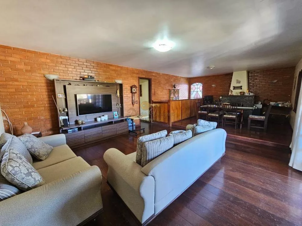 Casa, 3 quartos, 217 m² - Foto 1