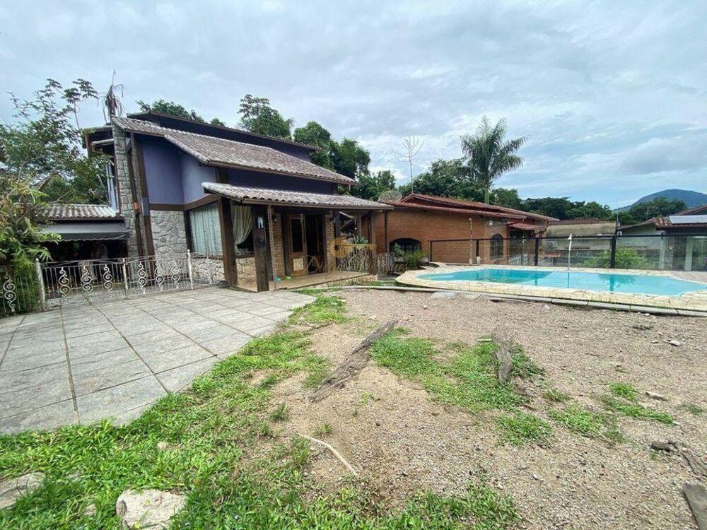 Casa de Condomínio à venda com 3 quartos, 405m² - Foto 2