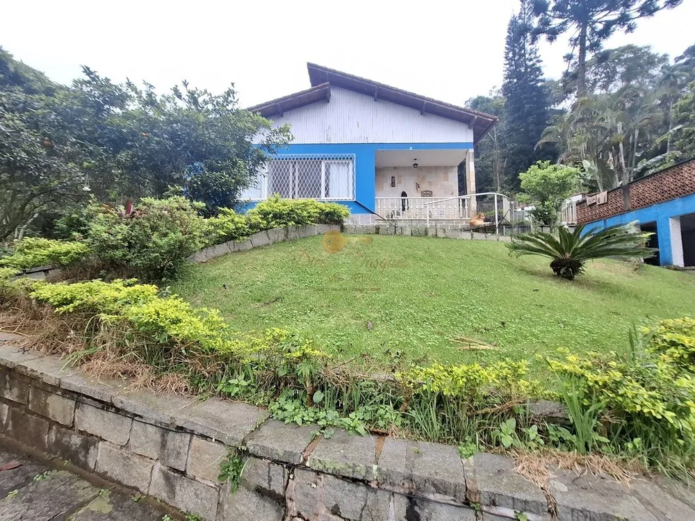Casa, 4 quartos, 1635 m² - Foto 1