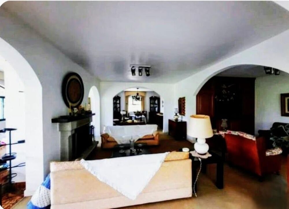 Casa à venda com 4 quartos, 1200m² - Foto 4