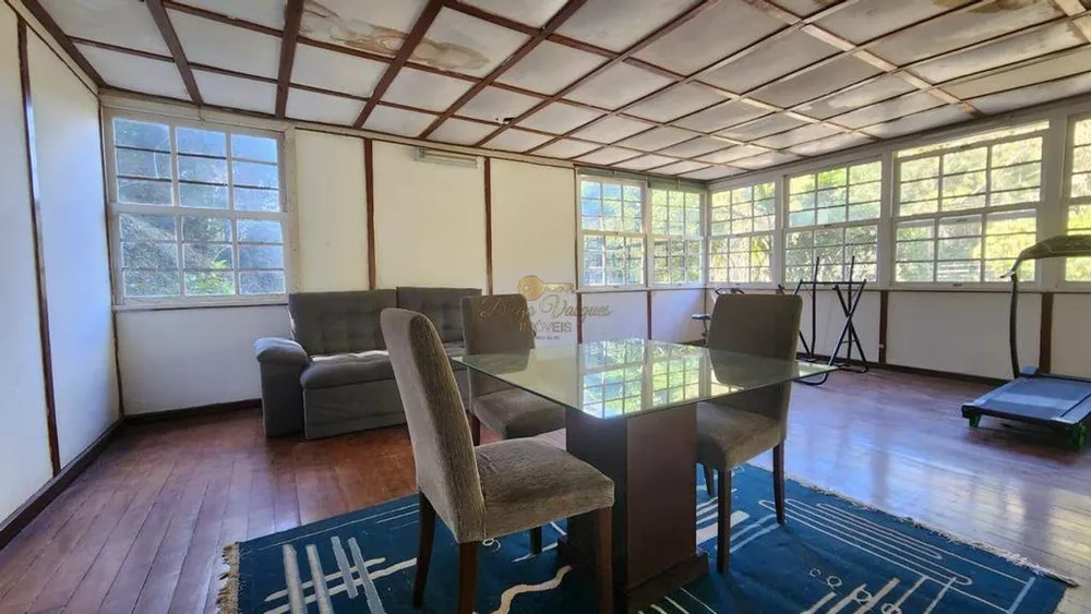 Casa, 8 quartos, 1700 m² - Foto 1