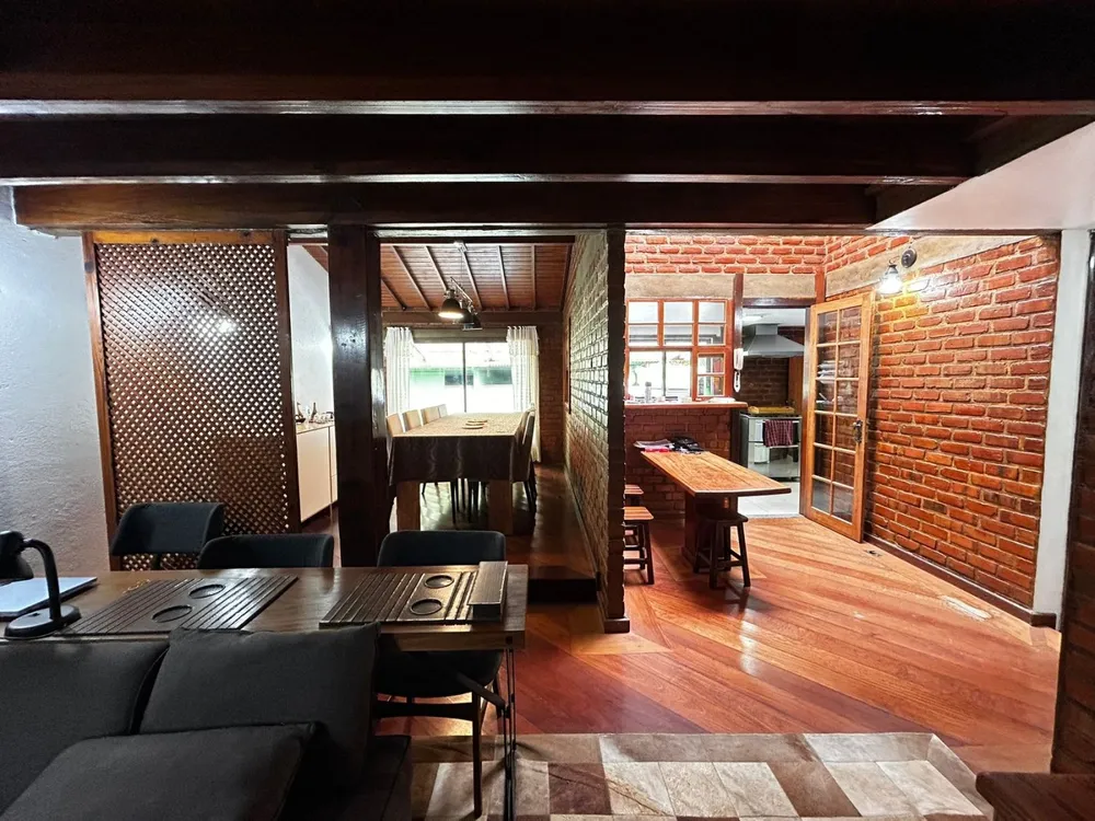 Casa, 4 quartos, 254 m² - Foto 1