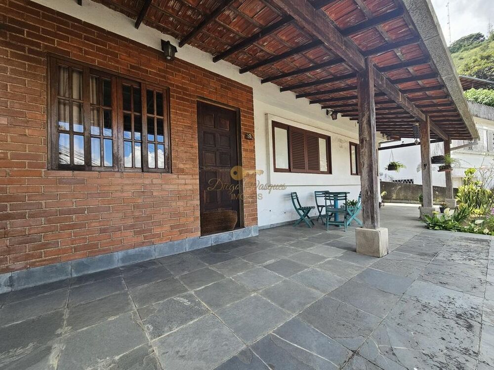 Casa à venda com 3 quartos, 90m² - Foto 1