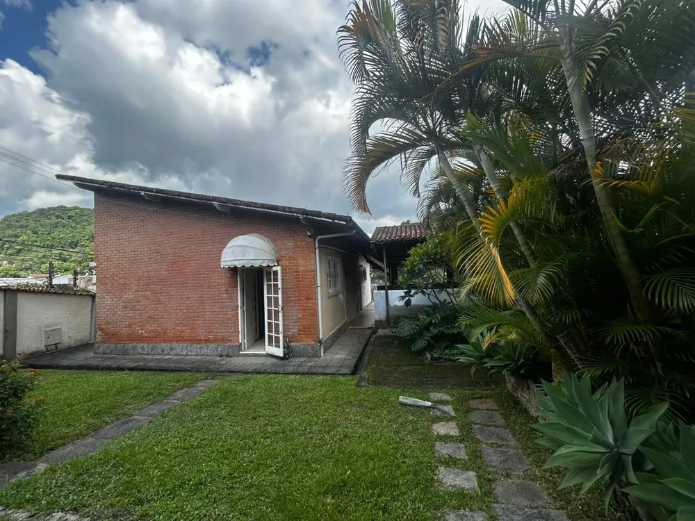 Casa, 5 quartos, 278 m² - Foto 1