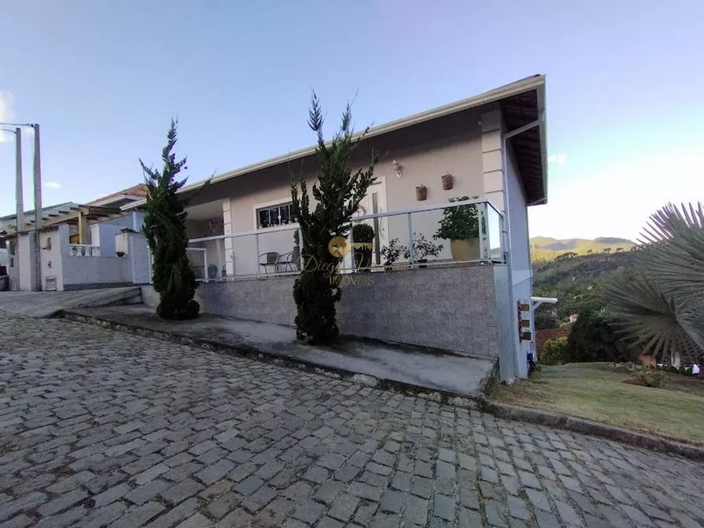 Casa de Condomínio à venda com 4 quartos, 160m² - Foto 1