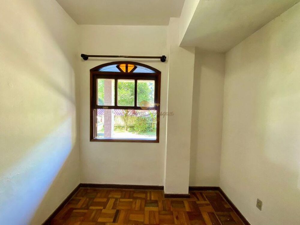 Casa à venda com 3 quartos, 900m² - Foto 8