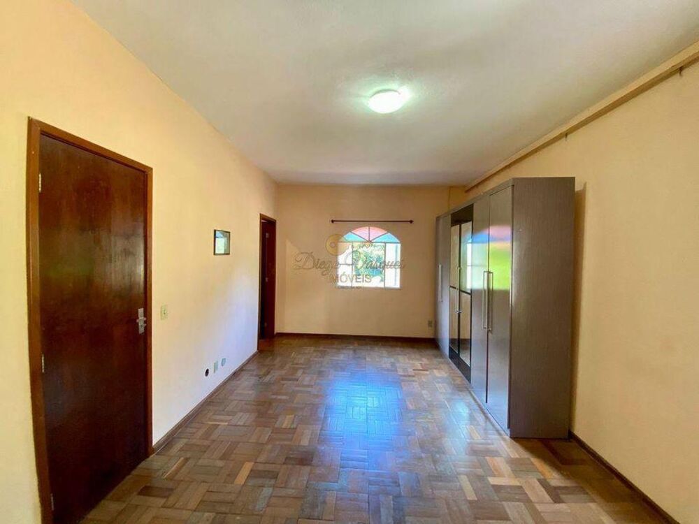 Casa à venda com 3 quartos, 900m² - Foto 6