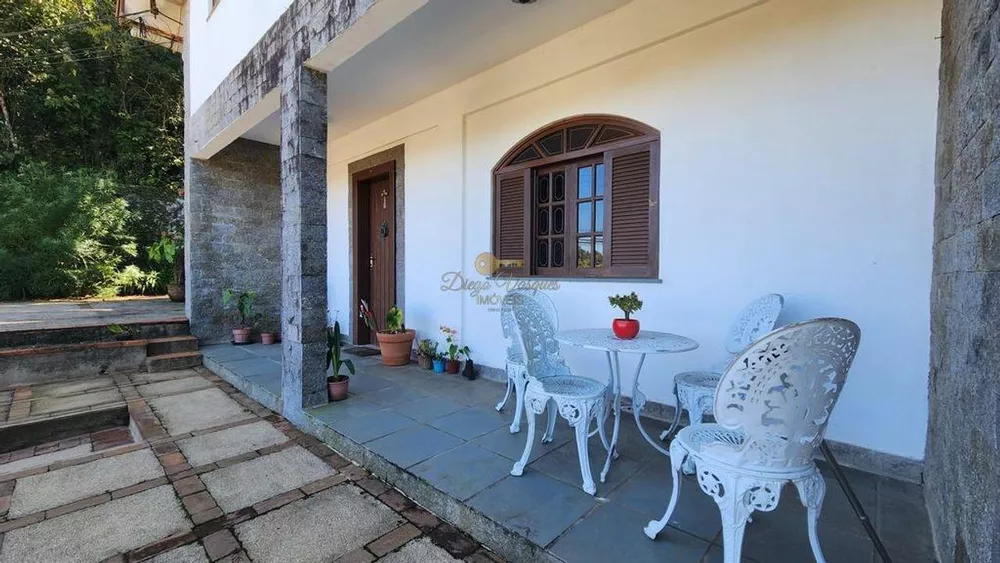 Casa, 5 quartos, 190 m² - Foto 1