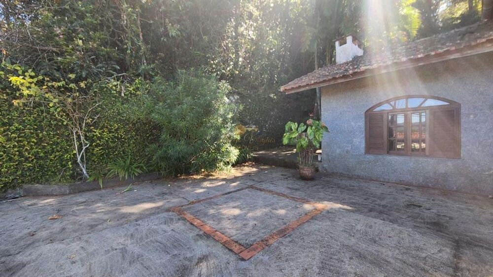 Casa à venda com 5 quartos, 190m² - Foto 4