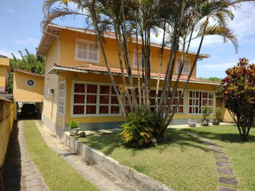 Casa à venda com 4 quartos, 841m² - Foto 1