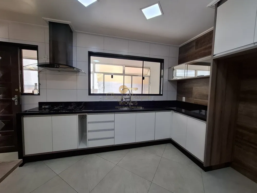 Casa, 3 quartos, 265 m² - Foto 20