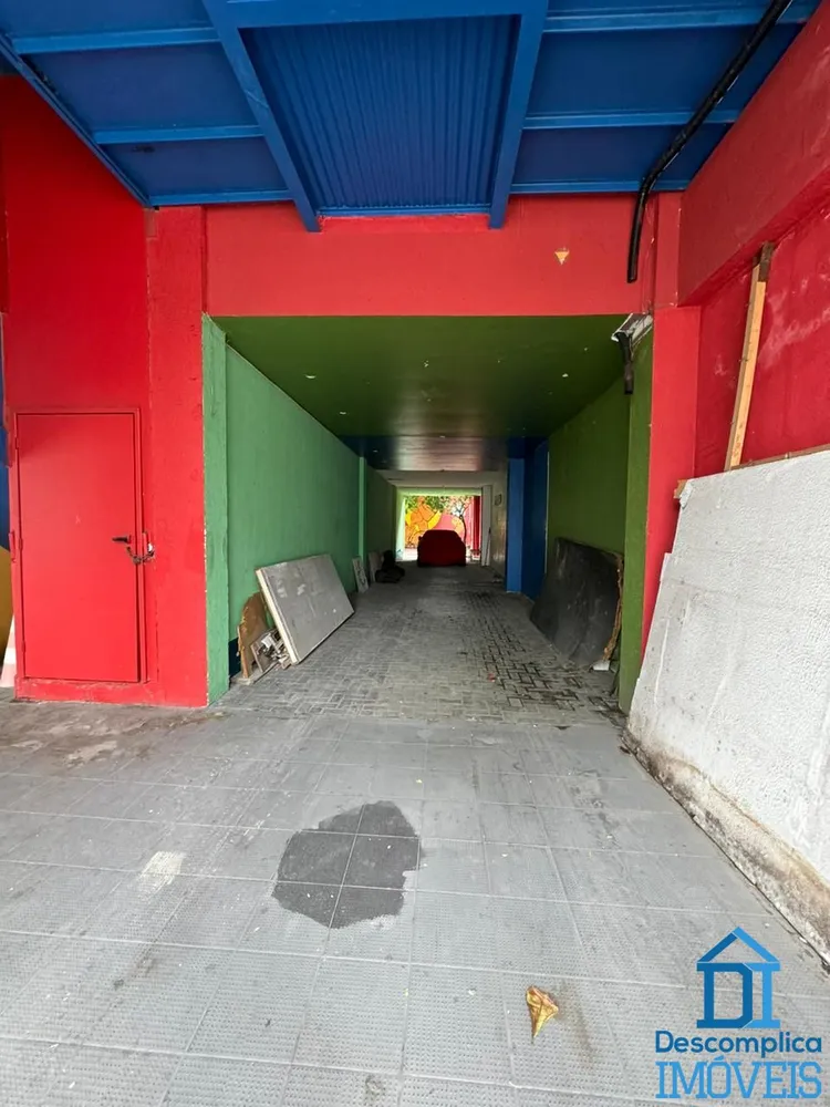 Loja-Salão, 1800 m² - Foto 1