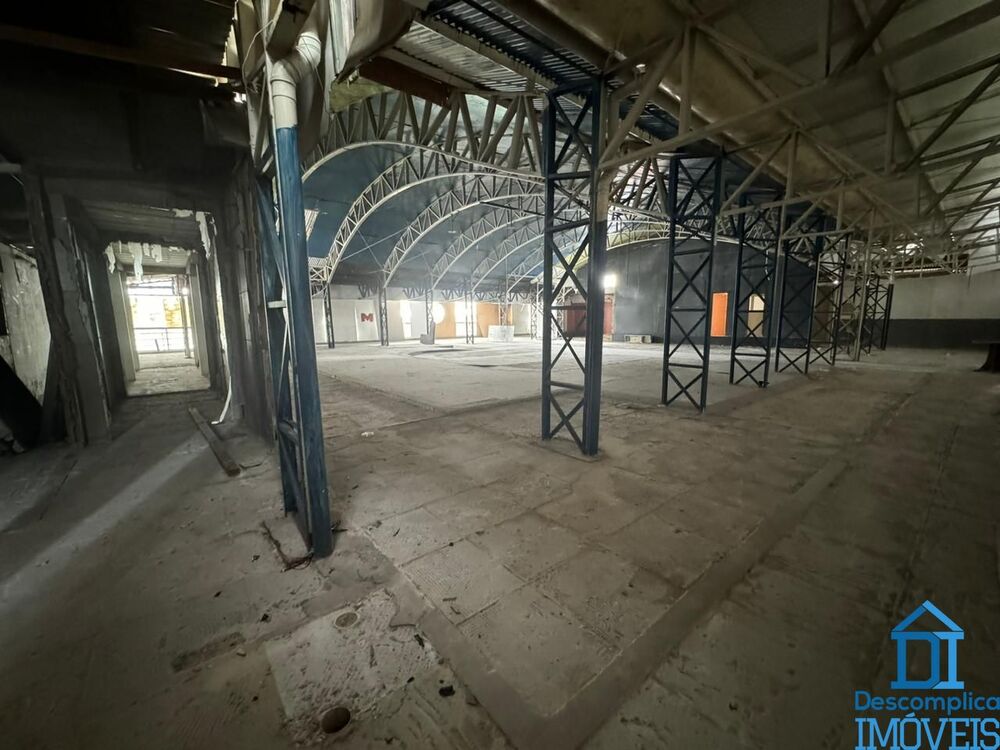 Loja-Salão, 1800 m² - Foto 1