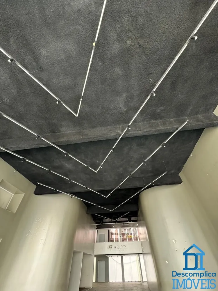 Loja-Salão, 3100 m² - Foto 1