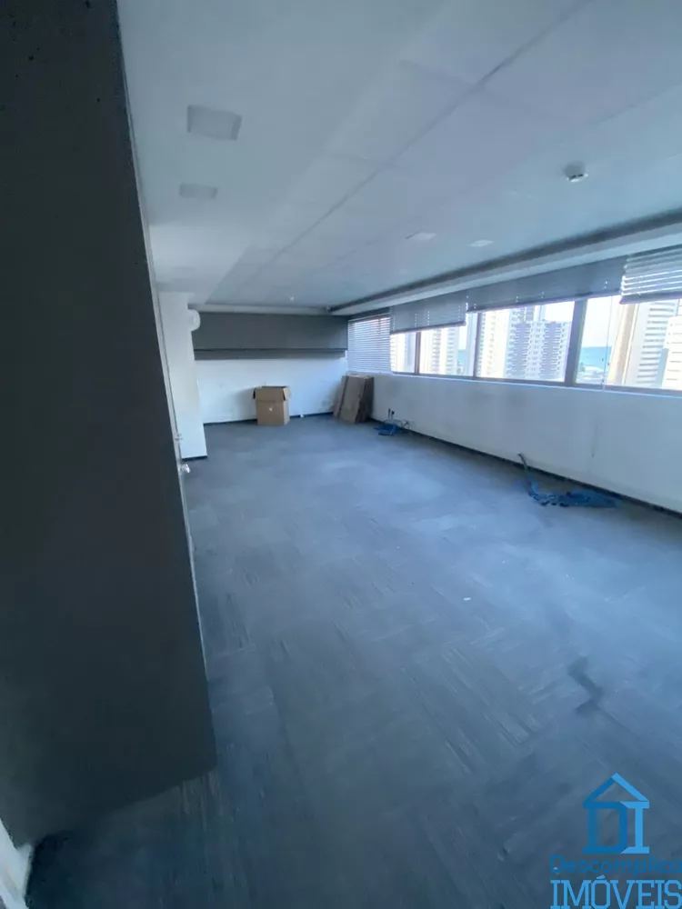 Conjunto Comercial-Sala para alugar com 9 quartos, 350m² - Foto 1