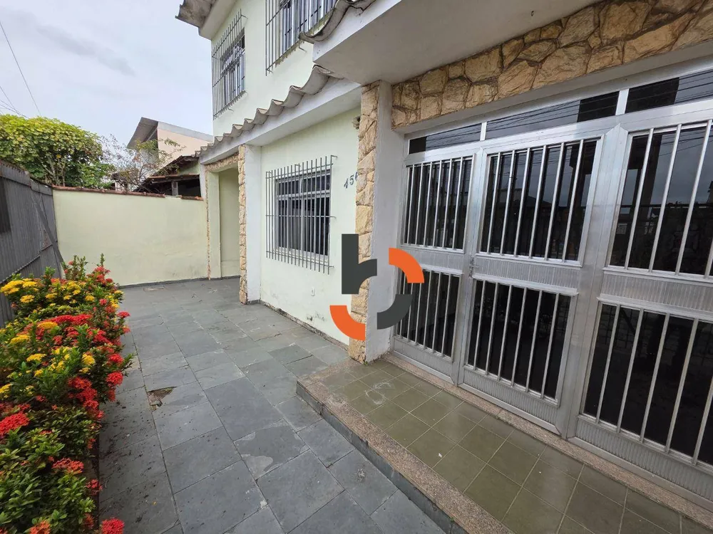 Casa, 6 quartos, 259 m² - Foto 1