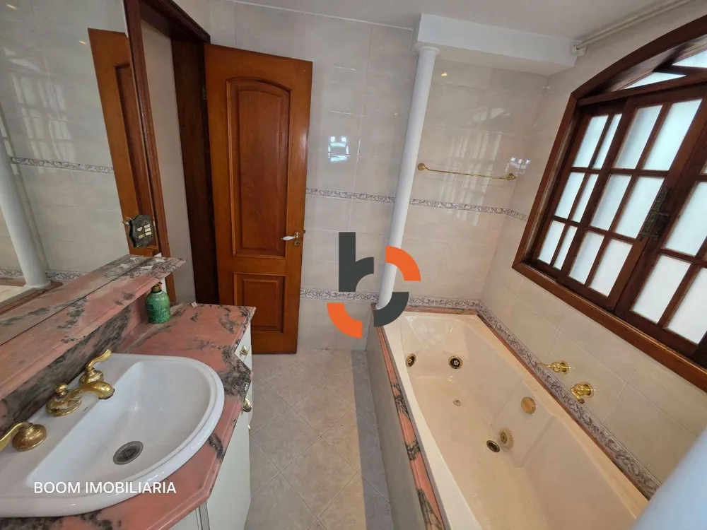 Casa, 6 quartos, 233 m² - Foto 35