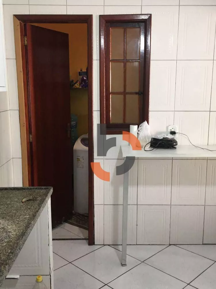 Casa à venda com 2 quartos, 62m² - Foto 12